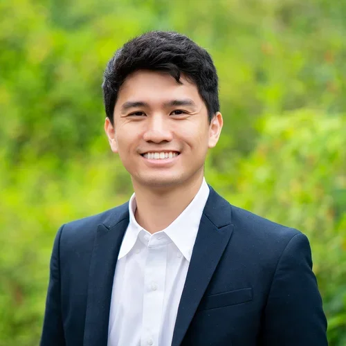 Francis Le Headshot